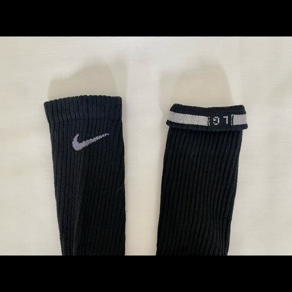 Orange L/R Nike crew socks black large OG Dri-Fit - Picture 4 of 5